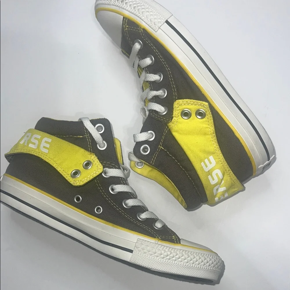 Youth Converse High Tops size 6Y - Picture 8 of 9